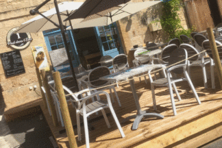 1 pied dans l’eau (Bar/restauration)